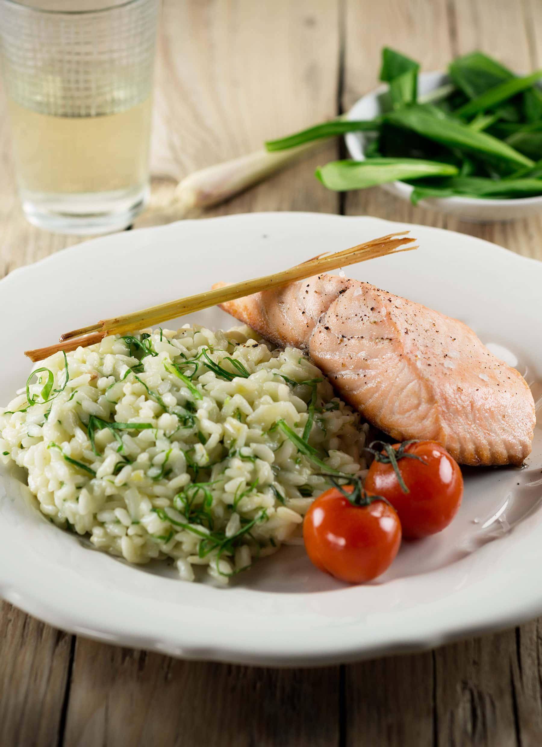 Bärlauchrisotto mit gebratenem Lachs Rezept | Happy Plates