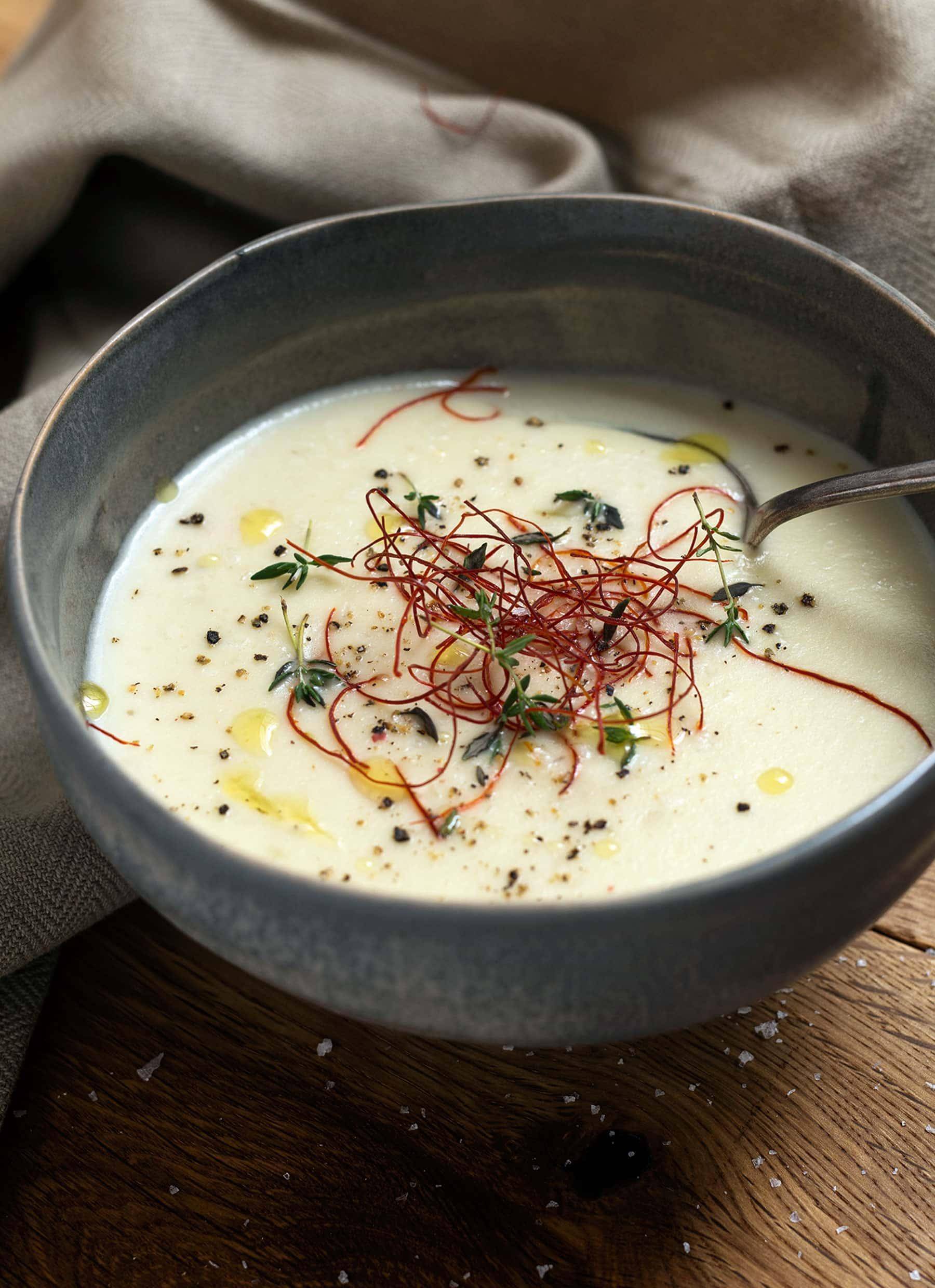 Topinambursuppe mit Chili und weißer Schokolade Rezept | Happy Plates