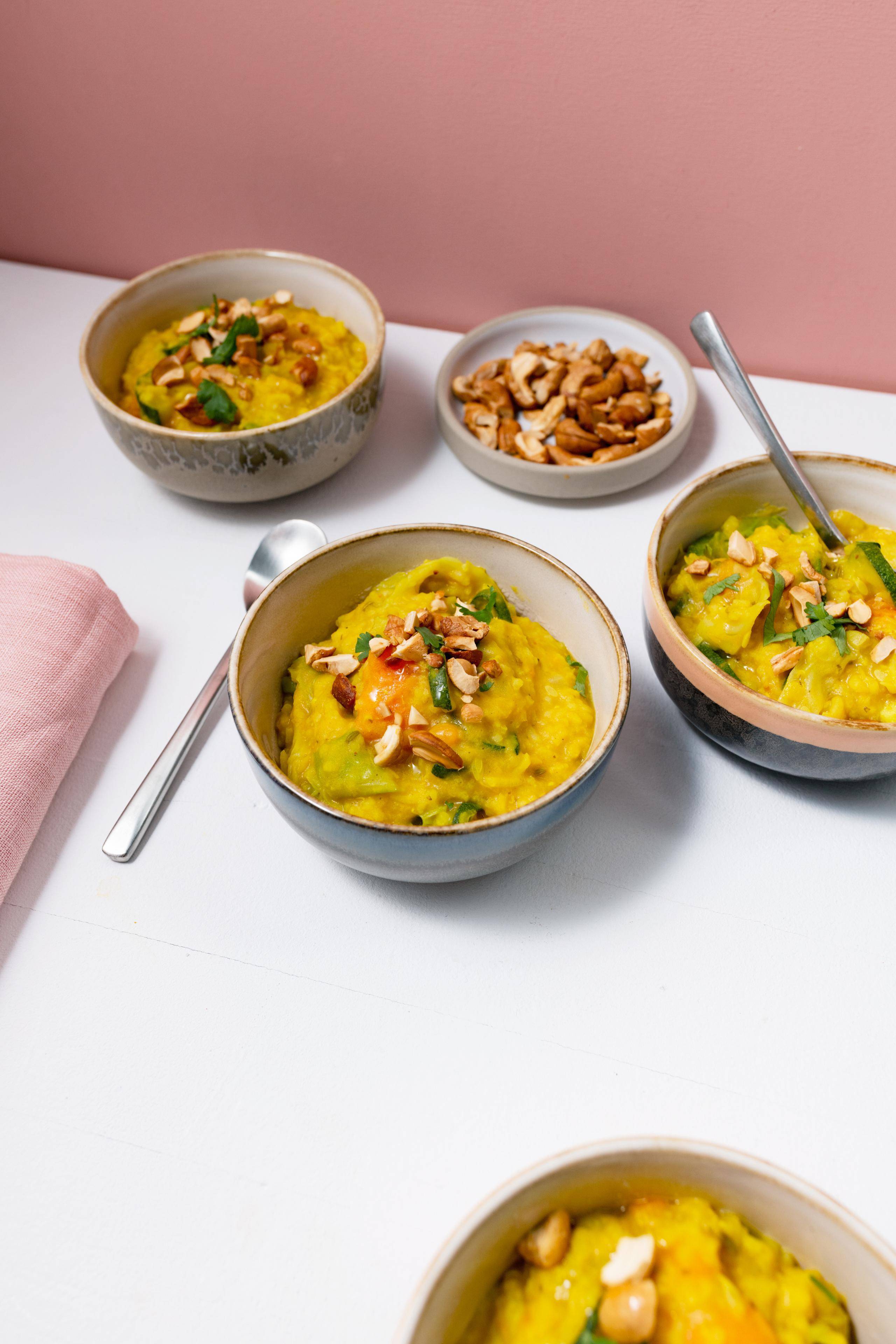 Kitchari - Ayurvedischer Eintopf aus Reis, Linsen und Gemüse