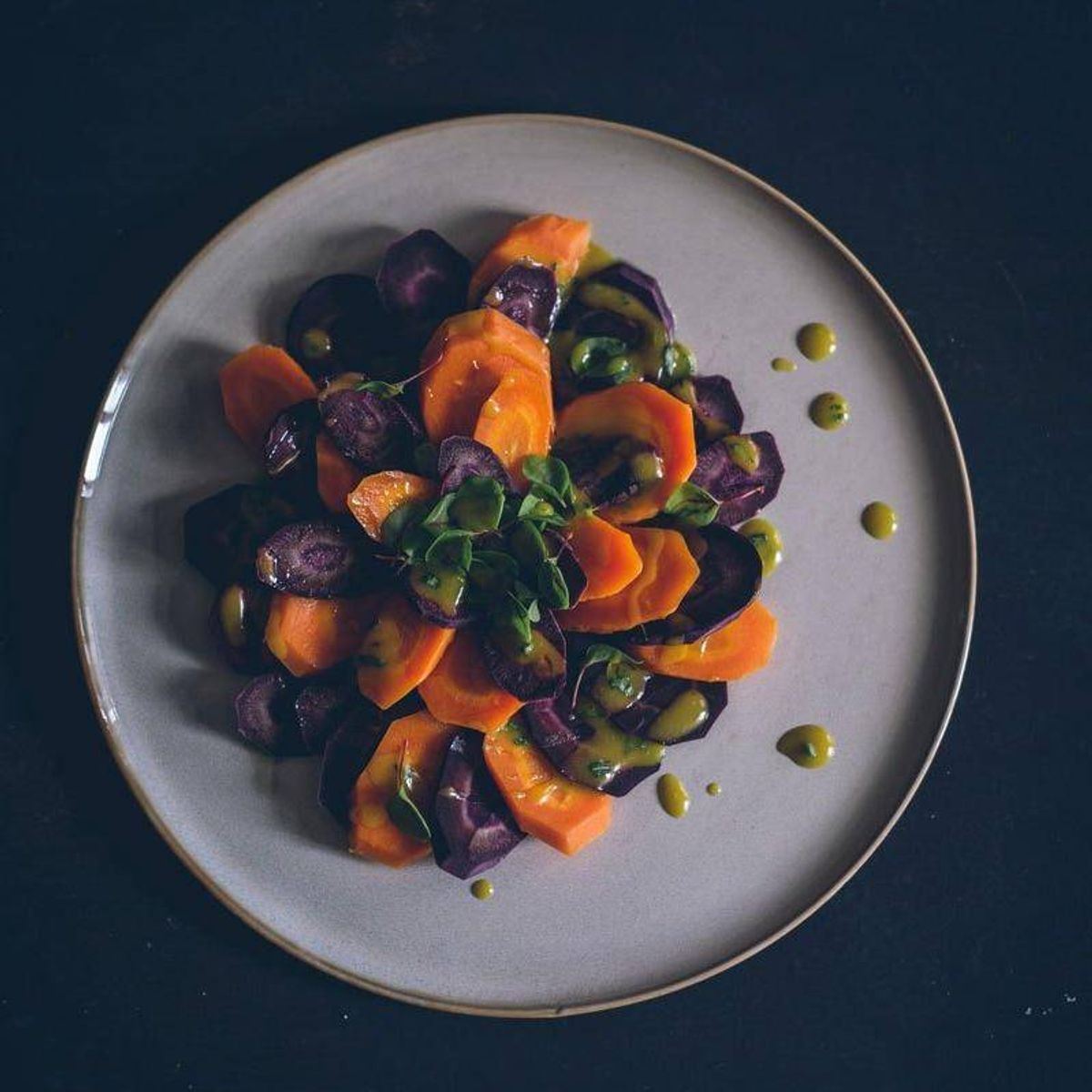 Lauwarmer Karottensalat mit Safran-Vinaigrette Rezept | Happy Plates Lauwarmer Karottensalat mit Safran-Vinaigrette Rezept | Happy Plates