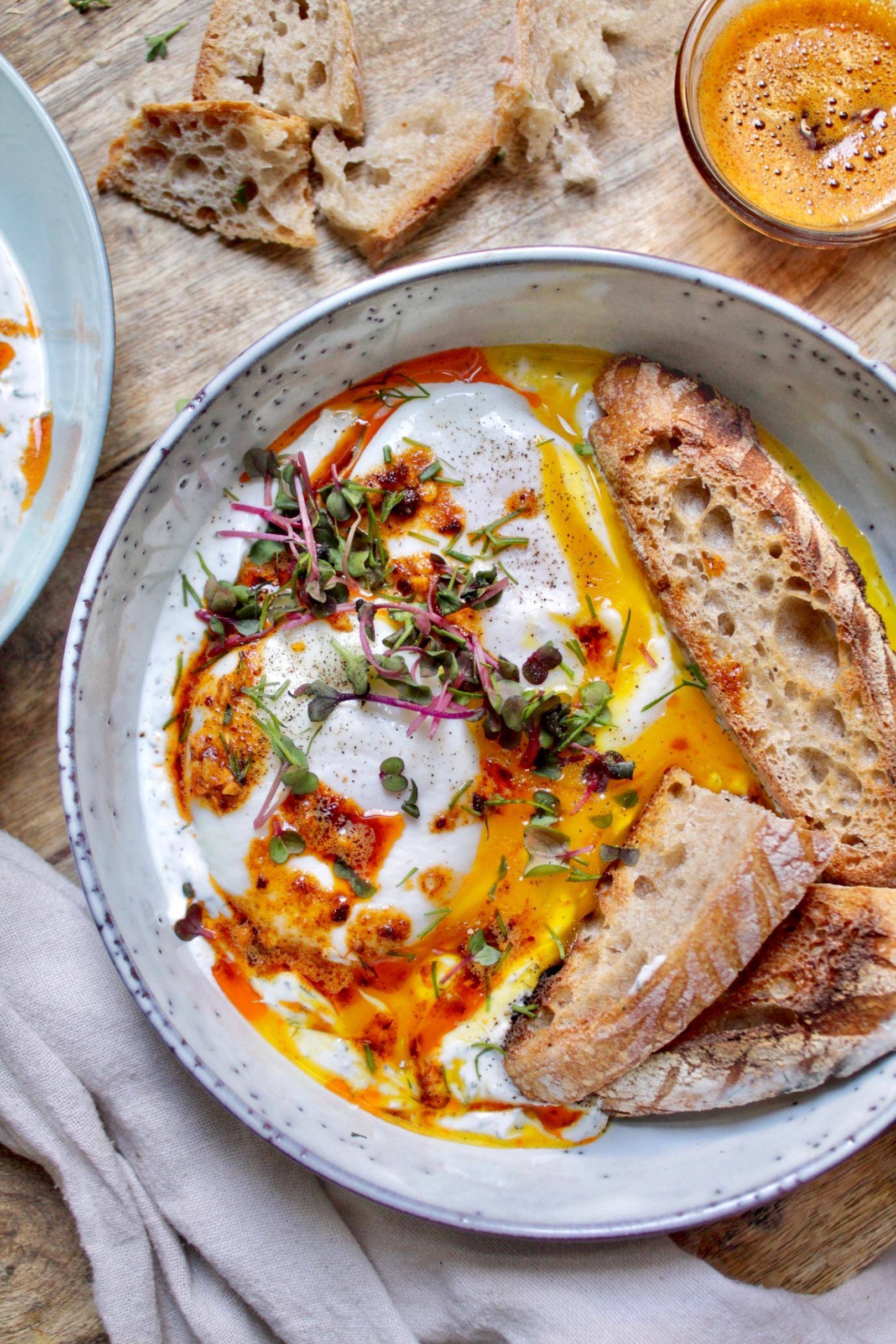 Çılbır, Türkische Eier Rezept | Happy Plates