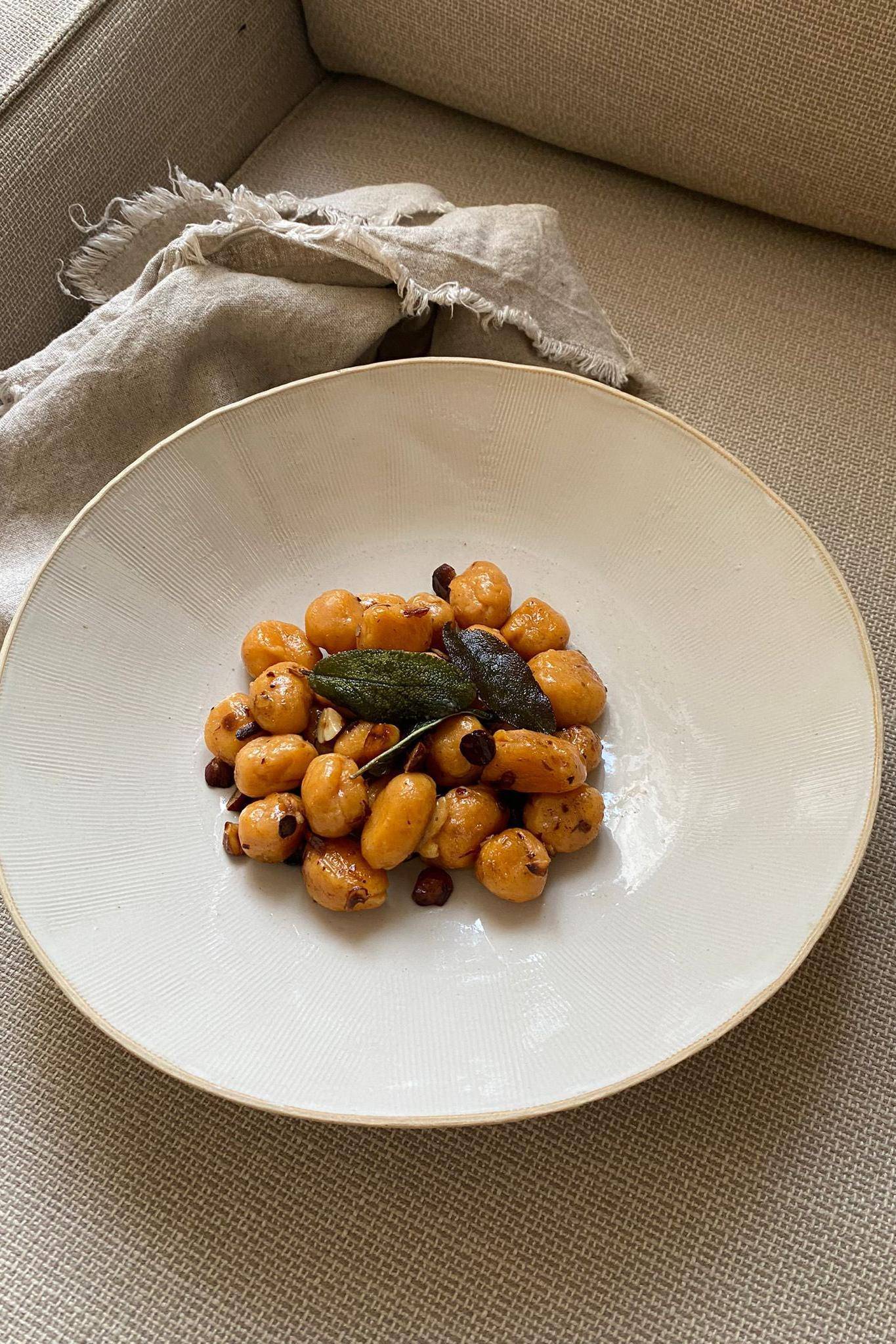 Süßkartoffel Gnocchi in Salbeibutter & Haselnüssen Rezept Happy Plates
