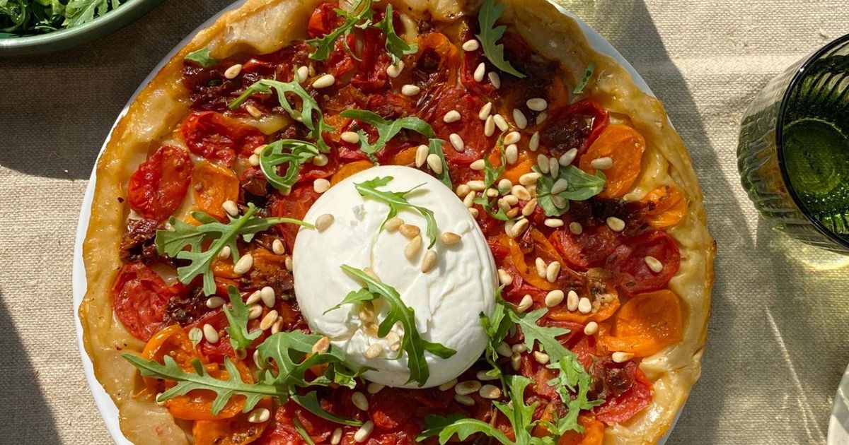 Tomaten Tarte Tatin mit Burrata Rezept | Happy Plates Tomaten Tarte Tatin mit Burrata Rezept | Happy Plates