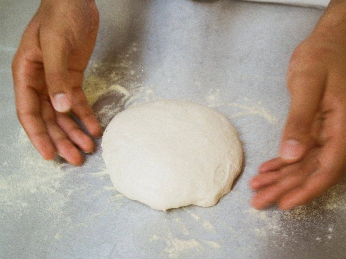 Grundrezept Pizzateig Rezept | Happy Plates Grundrezept Pizzateig Rezept | Happy Plates