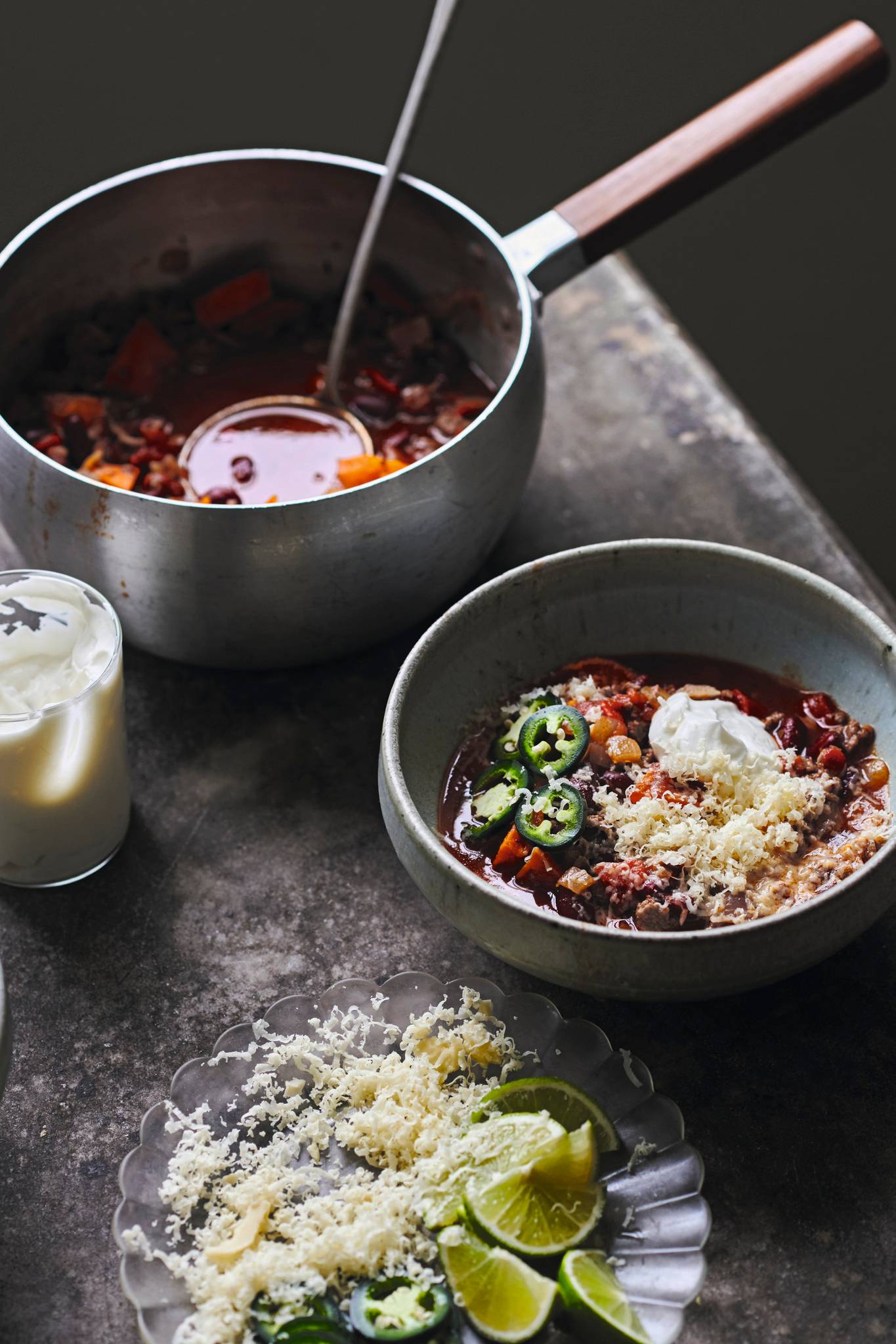 Tex-Mex-Chili mit gerösteter Süßkartoffel