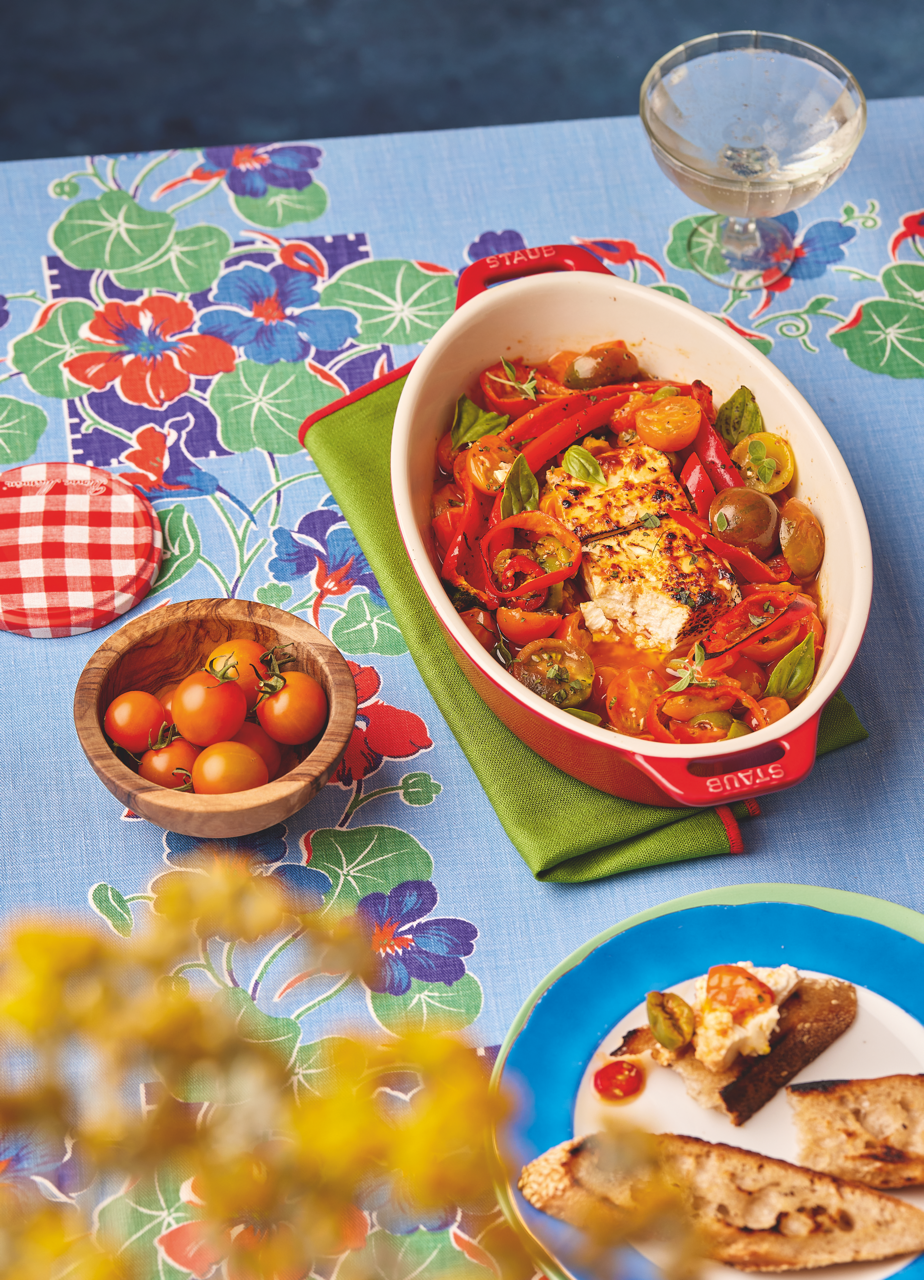 Gegrillter Feta mit Tomaten & knusprigem Brot