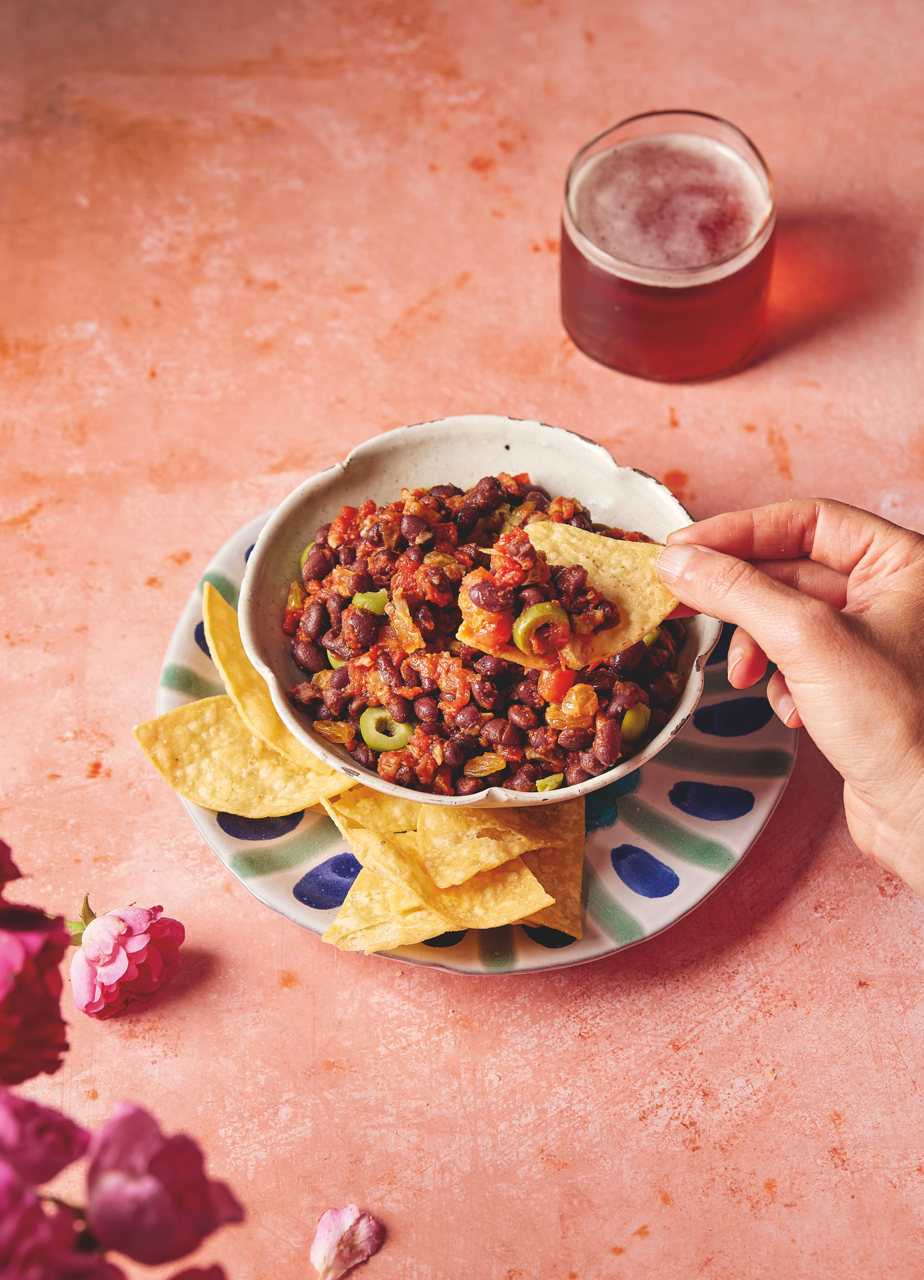 Picadillo mit schwarzen Bohnen & Tortilla-Chips