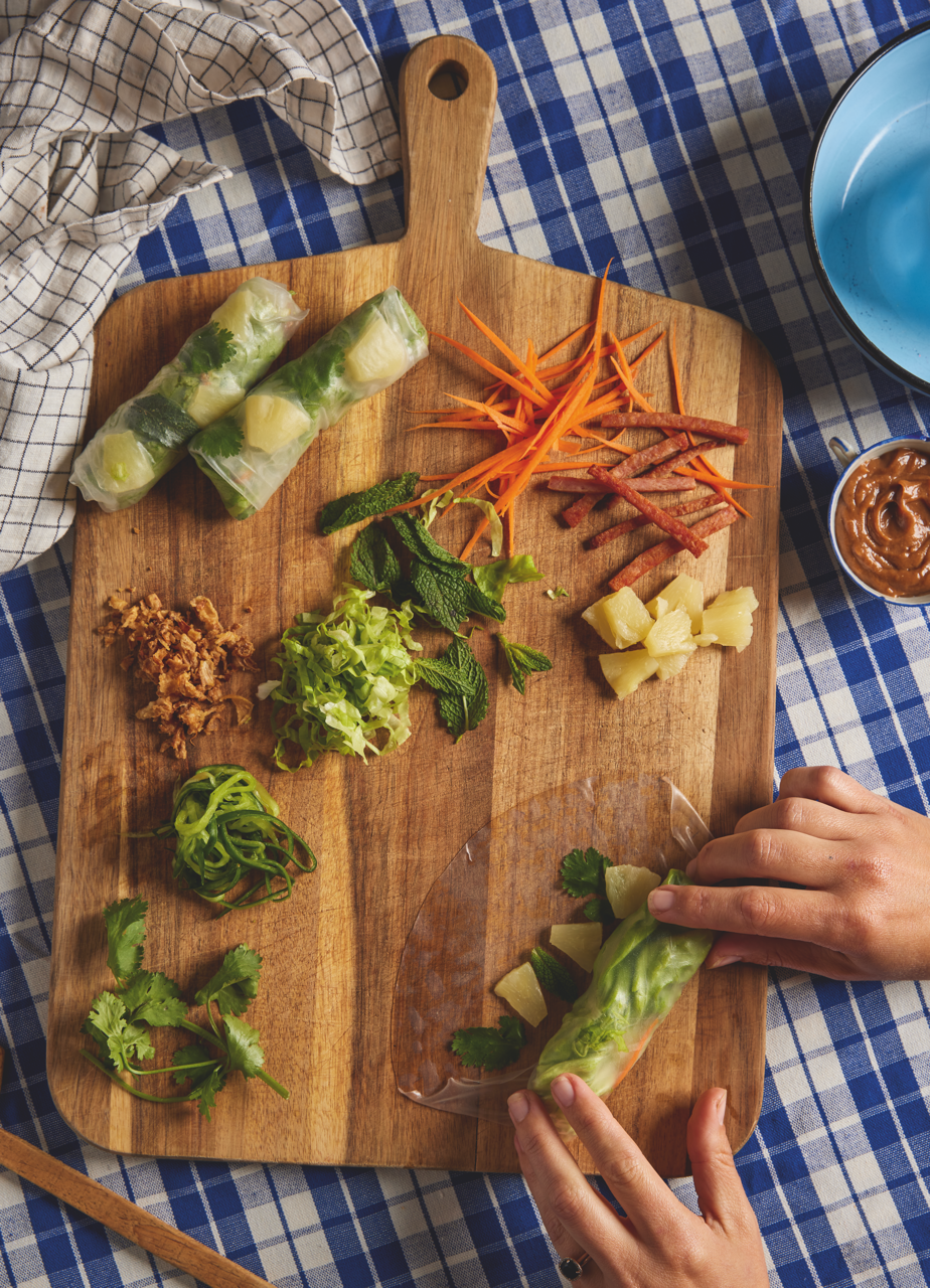 Salatige Sommer-Rollen mit hawaiianischem Twist